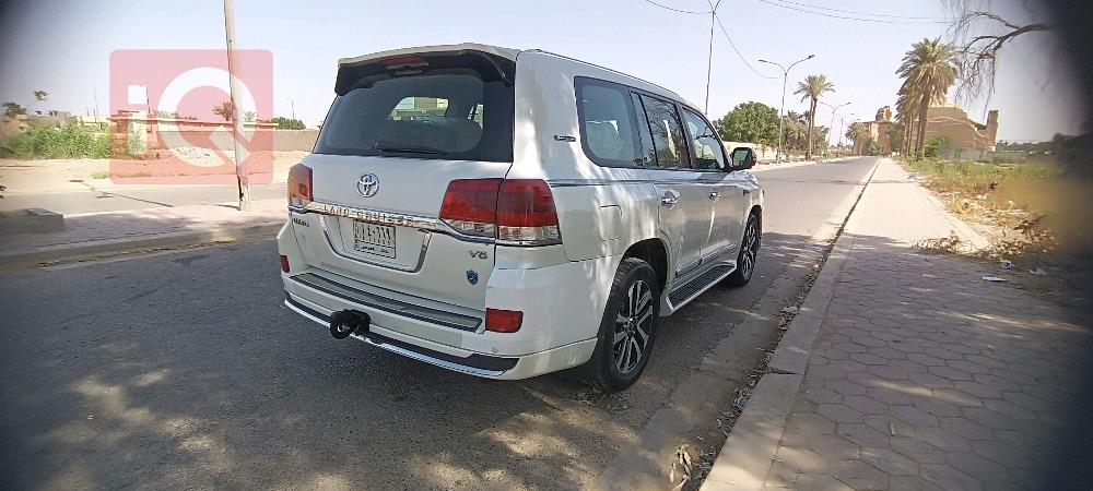 تويوتا لاندكروزر